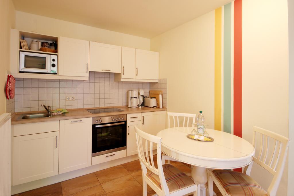 Apartmenthaus Hus Uebi By Rujana Binz Esterno foto