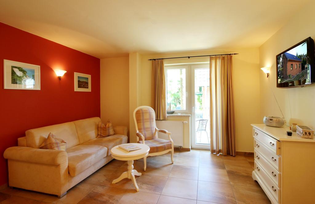Apartmenthaus Hus Uebi By Rujana Binz Esterno foto